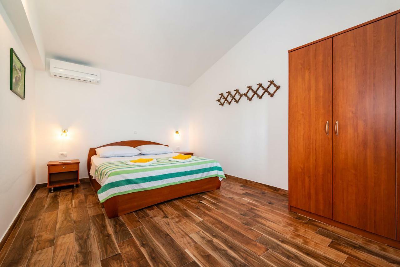 Apartment Adam Starigrad Paklenica Zewnętrze zdjęcie